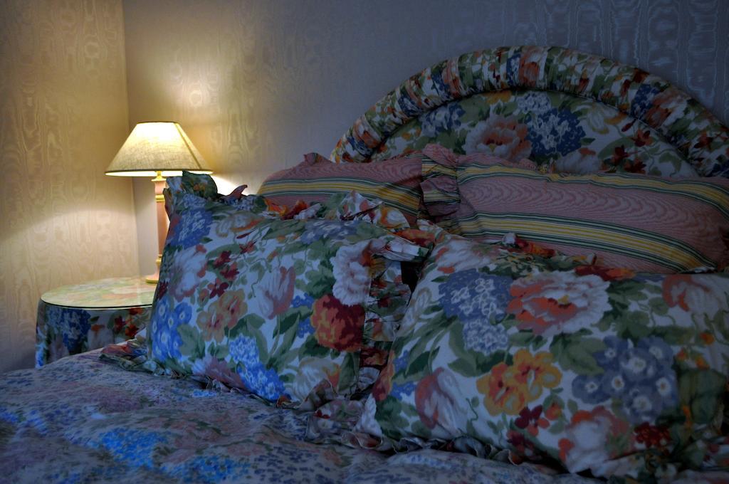 Stone Throw Cottage Inn Bar Harbor Room photo